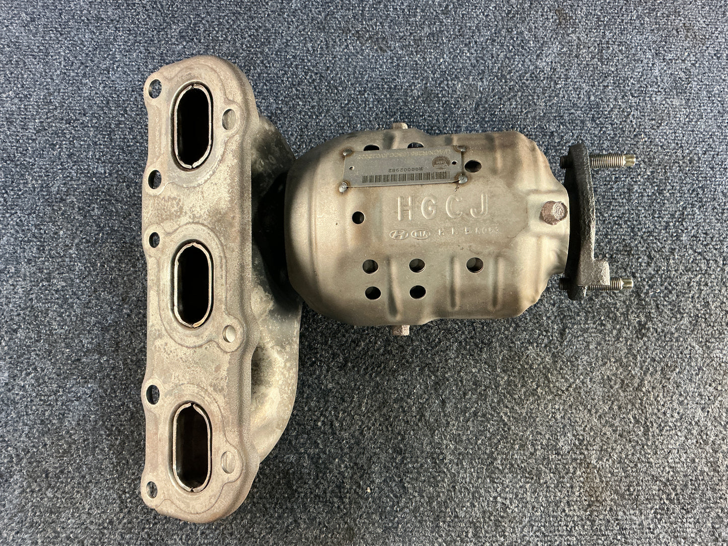 HYUNDAI/KIA Exhaust Manifold OEM PN 285103CCJ0 EPA Code ACX