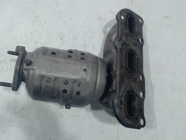 Right, Catalytic Converter with Integrated Exhaust Manifold