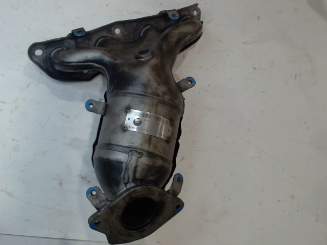 Catalytic Converter with Integrated Exhaust Manifold