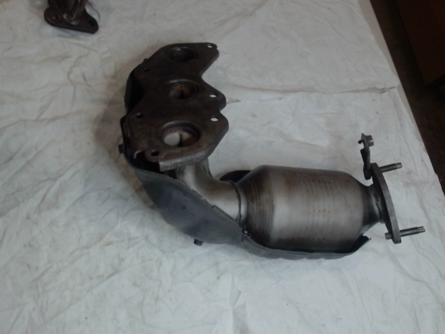 Left, Catalytic Converter with Integrated Exhaust Manifold