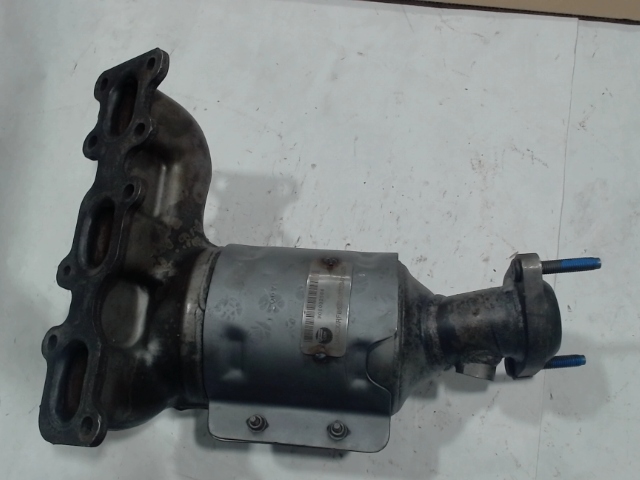 Right, Catalytic Converter with Integrated Exhaust Manifold