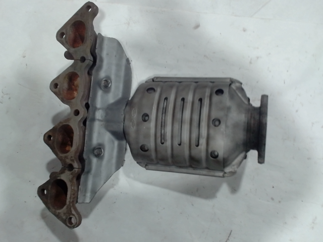 Catalytic Converter with Integrated Exhaust Manifold