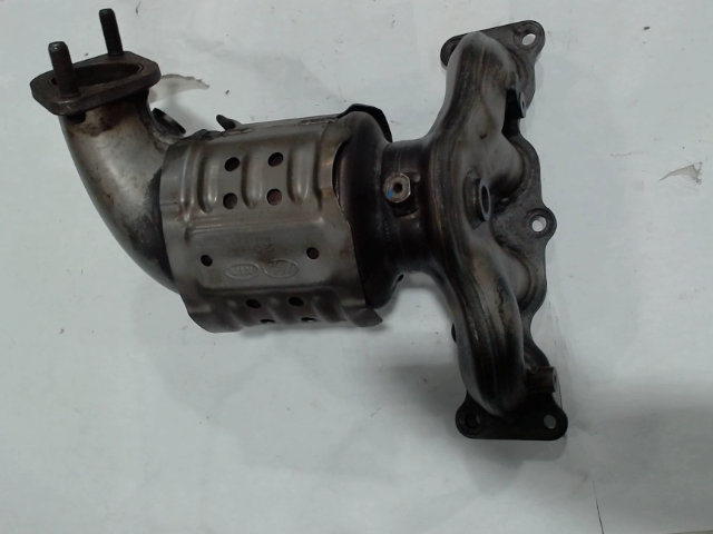 Catalytic Converter with Integrated Exhaust Manifold