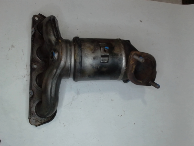Catalytic Converter with Integrated Exhaust Manifold