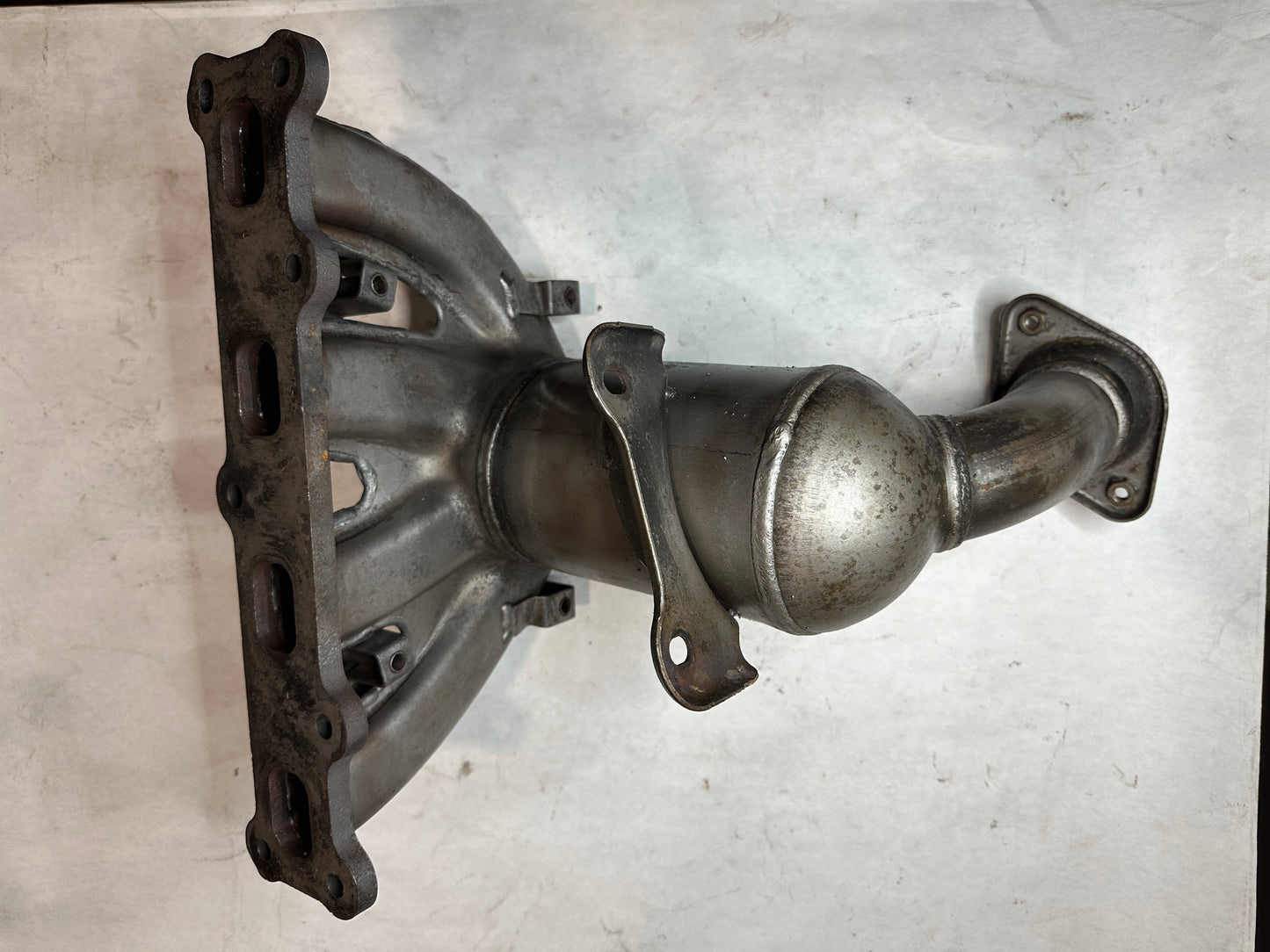 Exhaust And Catalytic Converter Manifold