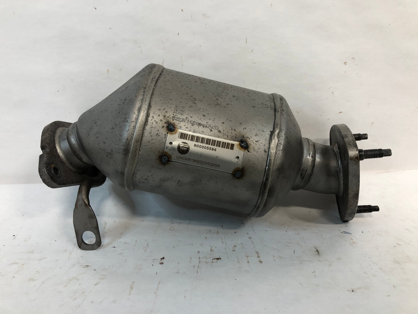 Converter & Pipe, Converter
Acadia, Acadia ltd, Enclave. Front. Left. Traverse. 2009-2017, with extension pipe. 2009-17.
Replaces: 23229313