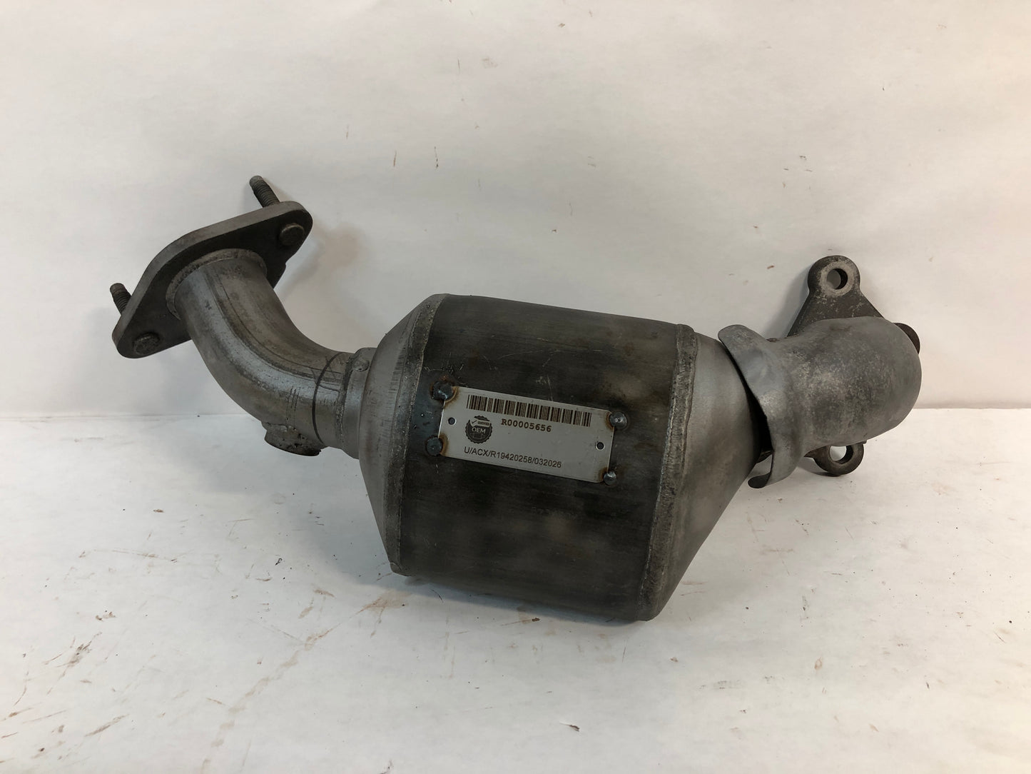 Catalytic Converter
Front Forward
Converter & Pipe, F (S)Converter
Impala, Monte Carlo. 3.6l. Front exhaust pipe. Federal. All.
Replaces: 20831819