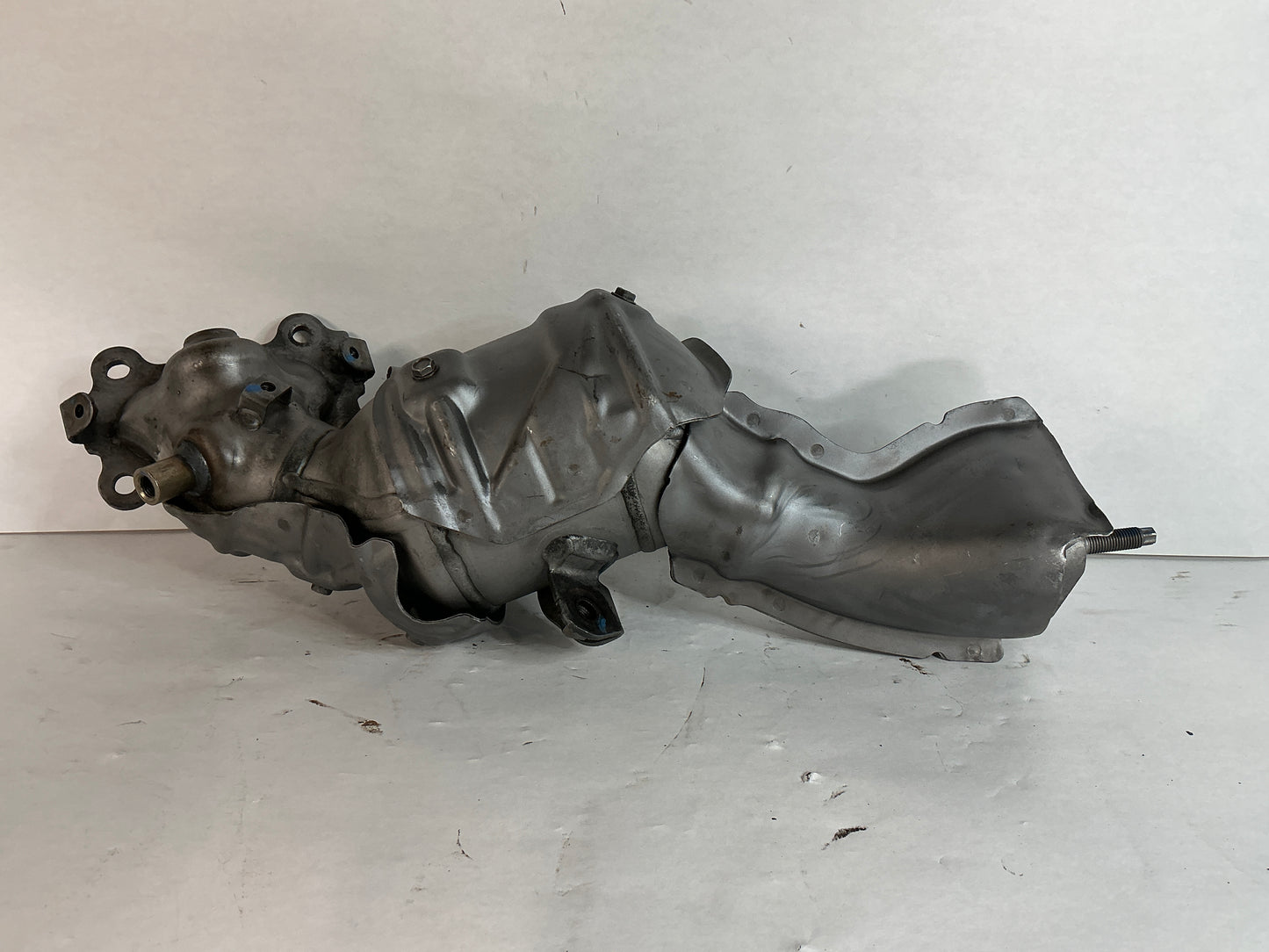 Catalytic Converter, Pre-Converter, Three Way Catalyst
Description:
Frontier. 3.8l. Left. Upper. 3.8L, from 09/2020.
Left Side from Driver's POV LHD USA
Replaces: 208b39bp0a, 208b39bp0b