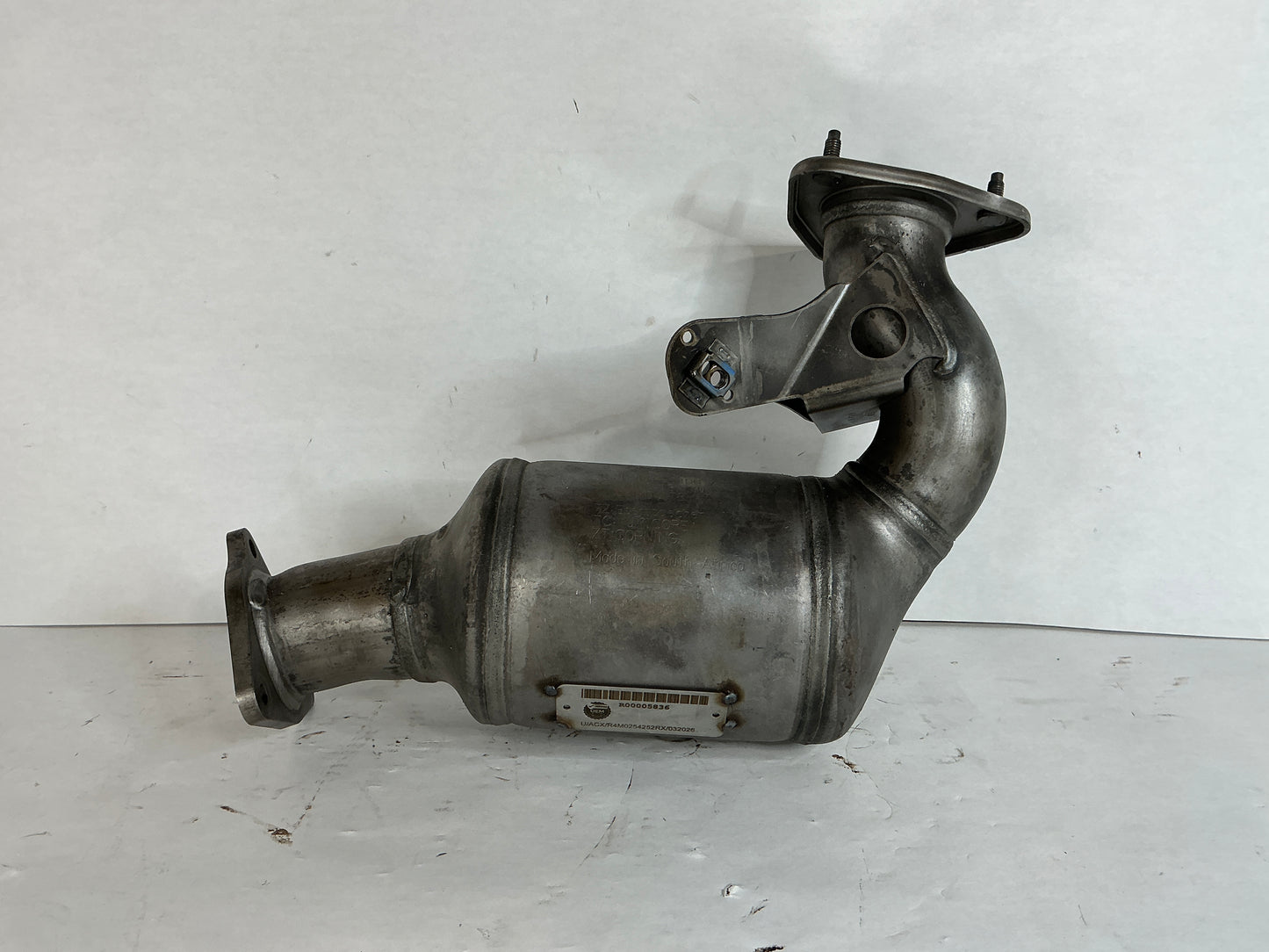 4M0-254-252-RX
Positions: Right
Other Names: Converter & Pipe, Catalyst
Description:
Q7. 3.0l. Right. 2017-19.
Notes: PARTS: Part has related components that cannot be reused/reinstalled; lock nut and gasket.
Replaces: 4M0-254-252-AX