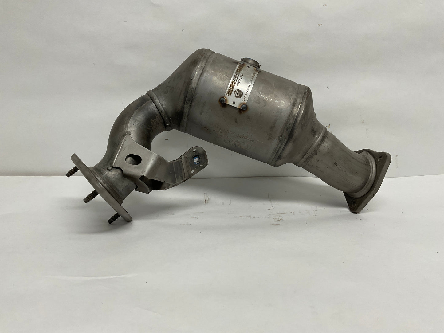 4M0-254-252-RX
Positions: Right
Other Names: Converter & Pipe, Catalyst
Description:
Q7. 3.0l. Right. 2017-19.
Notes: PARTS: Part has related components that cannot be reused/reinstalled; lock nut and gasket.
Replaces: 4M0-254-252-AX