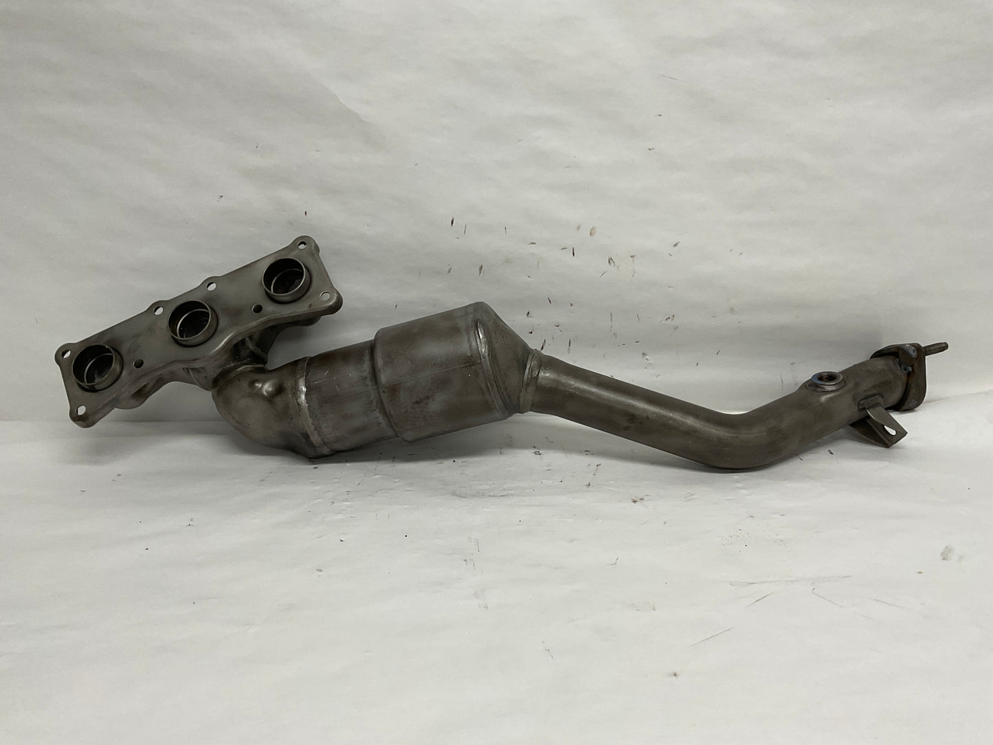 18-40-7-646-691
Other Names: Rp Exhaust Manifold With Cat 182020
Description:
528i, 528xi. 3.0l. Cylinders 1-3. "Left" "Front"
Replaces: 18407584674