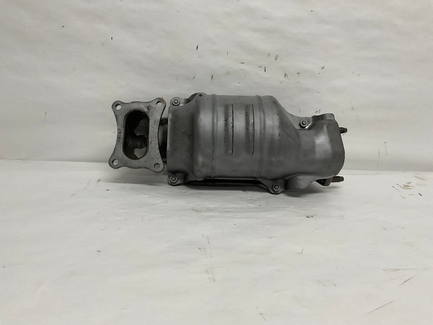 Front Left Front, Front Left Upper
Other Names: Converter, Exhaust Manifold, Converter Front
Description:
MDX. Primary. Front. ZDX. Upper.