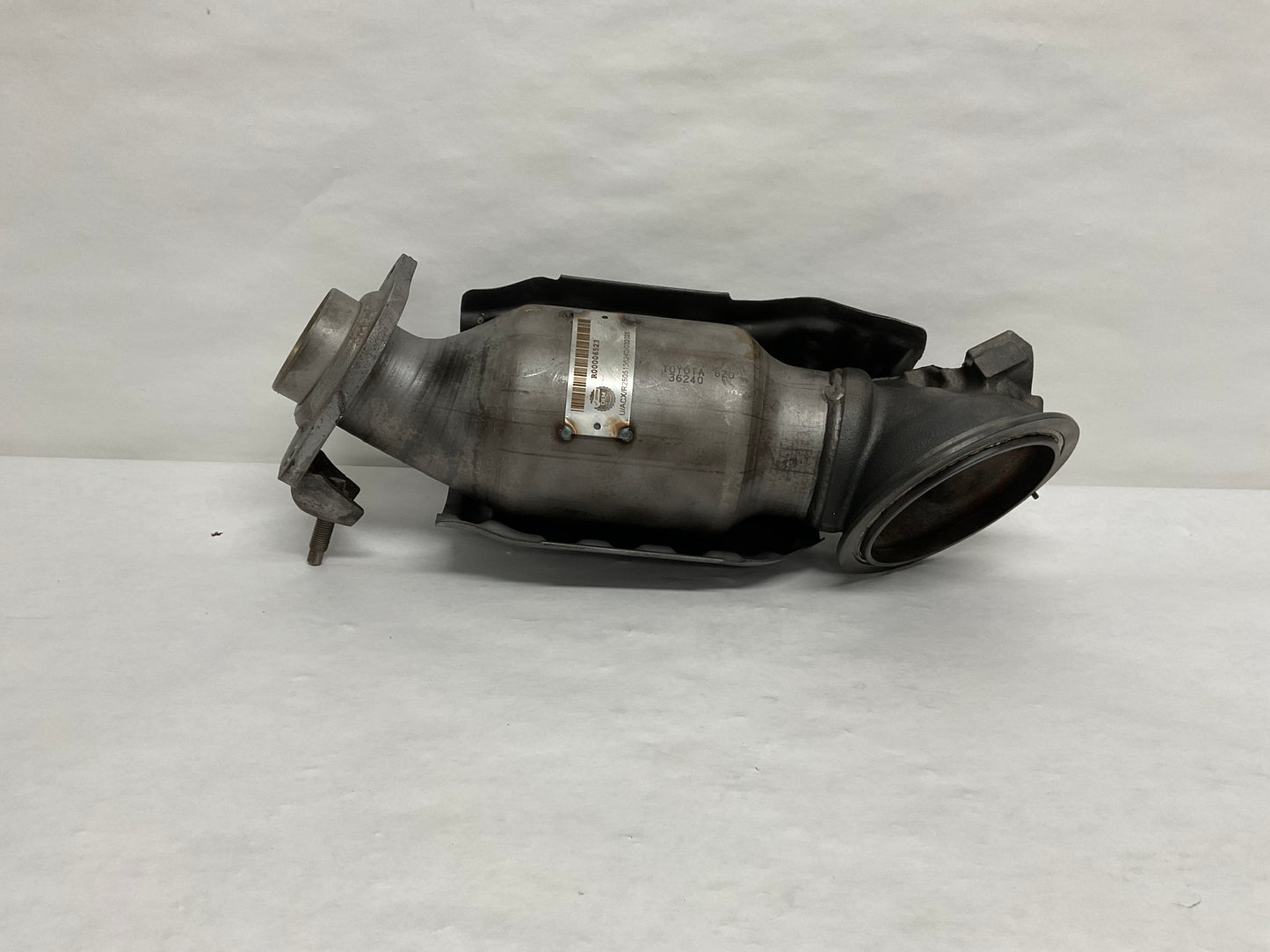25051-36240
Other Names: Manifold, Converter Sub Assembly
Description:
2.0L. NX300. NX200t.
Notes: Includes: Catalytic Converter.