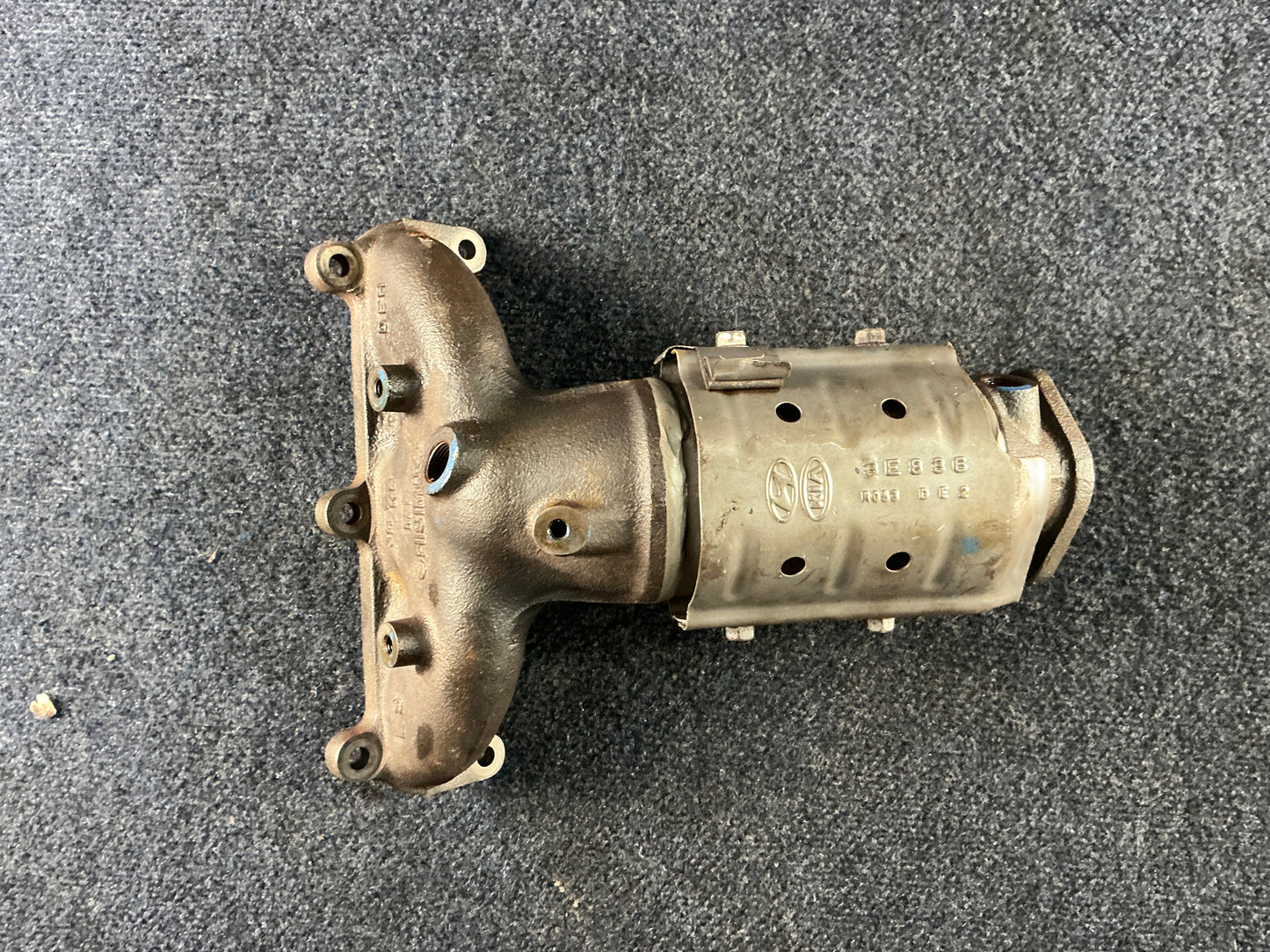 HYUNDAI/KIA Exhaust Manifold OEM PN 285103E040 EPA Code ACX