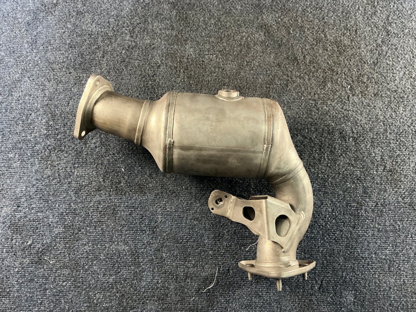 VW/AUDI Exhaust Manifold OEM PN 4M0254252RX EPA Code ACX