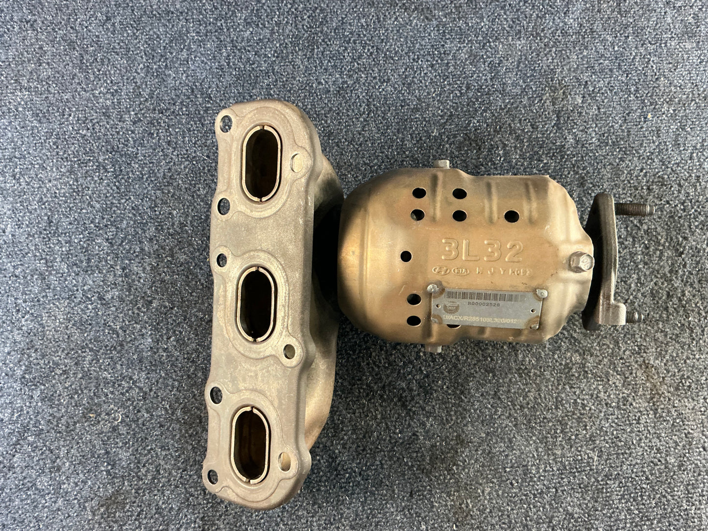 HYUNDAI/KIA Exhaust Manifold OEM PN 285103L320 EPA Code ACX