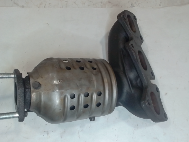 Right, Catalytic Converter with Integrated Exhaust Manifold