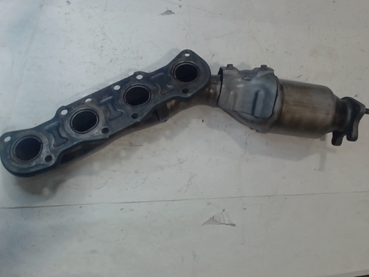 Right, Catalytic Converter with Integrated Exhaust Manifold