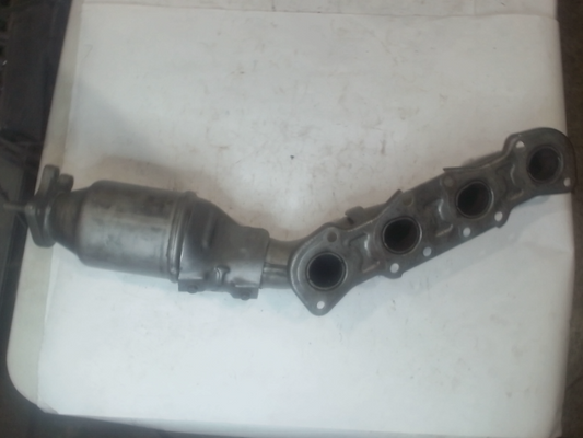 Right, Catalytic Converter with Integrated Exhaust Manifold