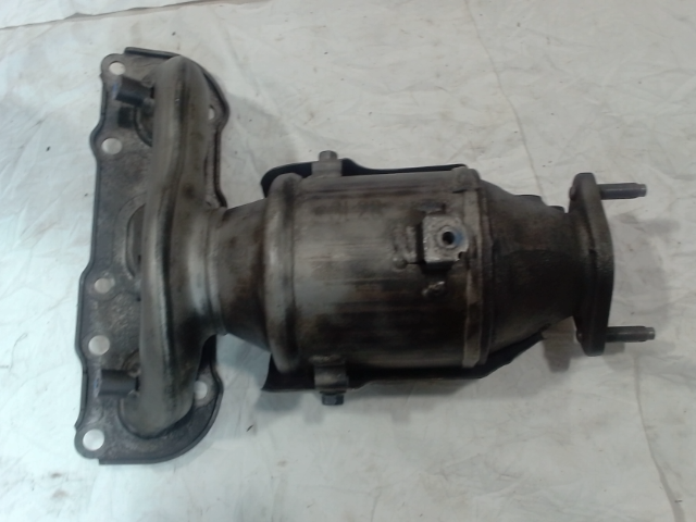Right, Catalytic Converter with Integrated Exhaust Manifold