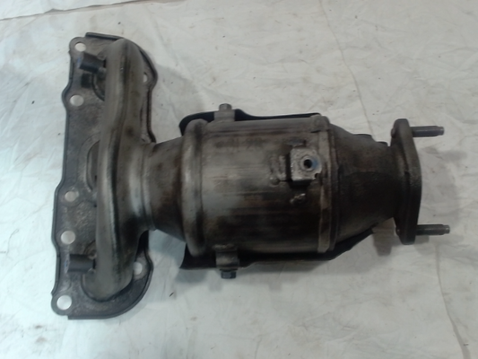 Right, Catalytic Converter with Integrated Exhaust Manifold