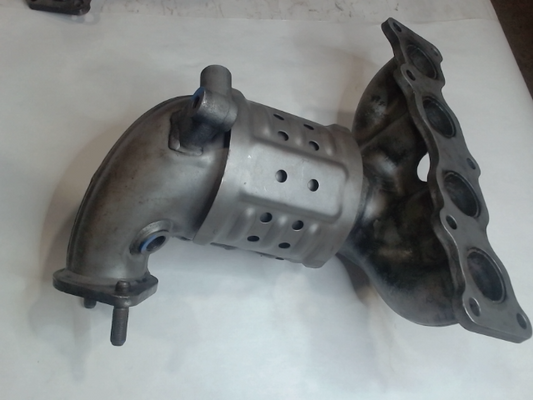 Catalytic Converter with Integrated Exhaust Manifold