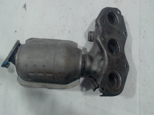 Right, Catalytic Converter with Integrated Exhaust Manifold