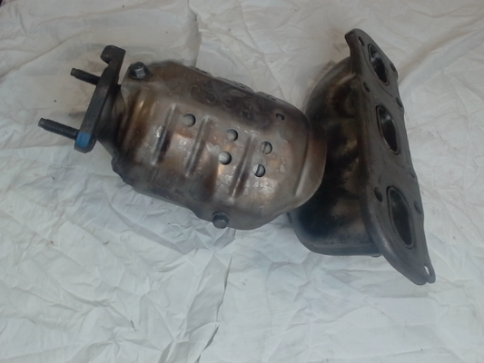 Right, Catalytic Converter with Integrated Exhaust Manifold