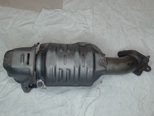 Catalytic Converter with Integrated Exhaust Manifold