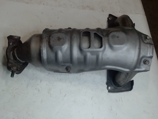 Catalytic Converter with Integrated Exhaust Manifold, Calif