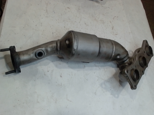 Left, Catalytic Converter with Integrated Exhaust Manifold