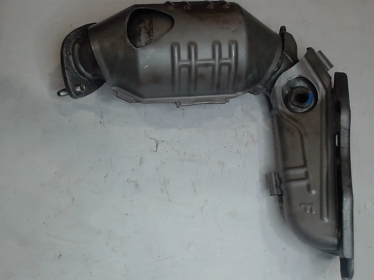 Right, Catalytic Converter with Integrated Exhaust Manifold