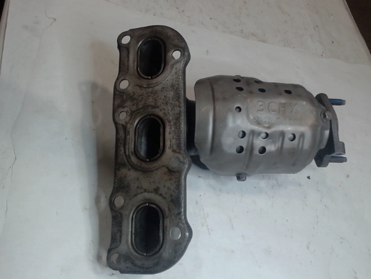 Right, Catalytic Converter with Integrated Exhaust Manifold