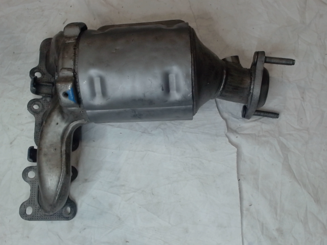 Right, Catalytic Converter with Integrated Exhaust Manifold