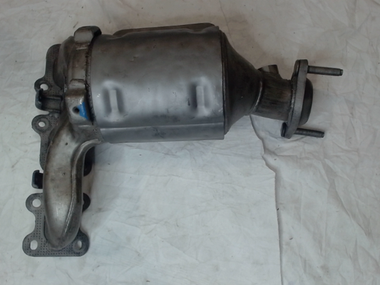 Right, Catalytic Converter with Integrated Exhaust Manifold