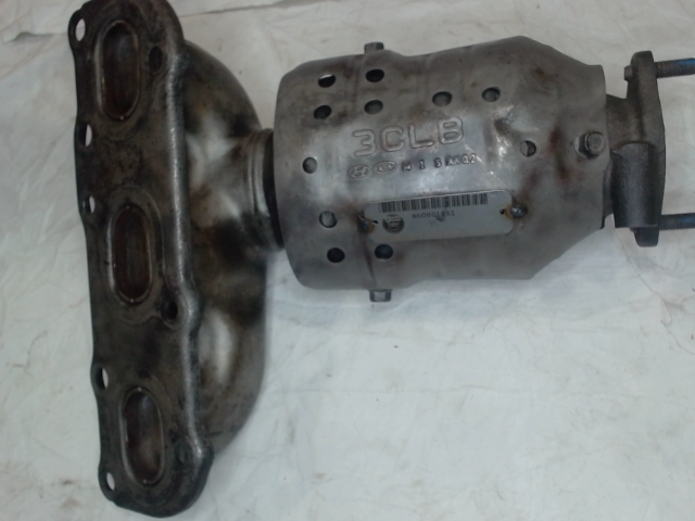 Right, Catalytic Converter with Integrated Exhaust Manifold
