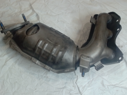 Right, Catalytic Converter with Integrated Exhaust Manifold