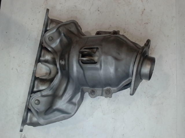 Catalytic Converter with Integrated Exhaust Manifold