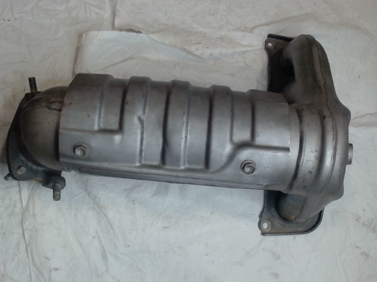 Catalytic Converter with Integrated Exhaust Manifold