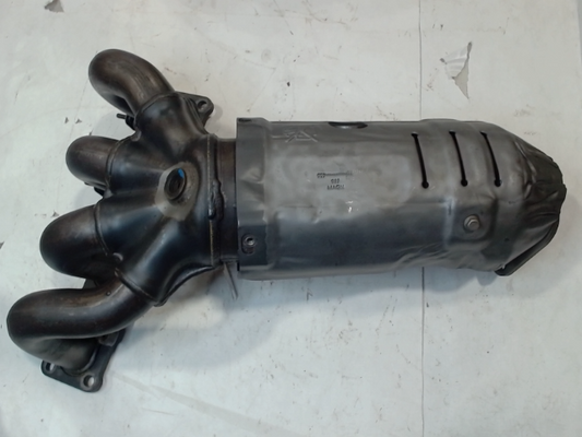 Catalytic Converter with Integrated Exhaust Manifold