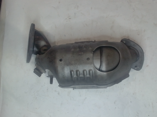 Right, Catalytic Converter with Integrated Exhaust Manifold