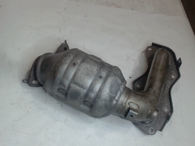 Left, Catalytic Converter with Integrated Exhaust Manifold
