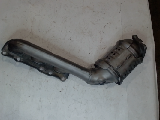 Right, Catalytic Converter with Integrated Exhaust Manifold