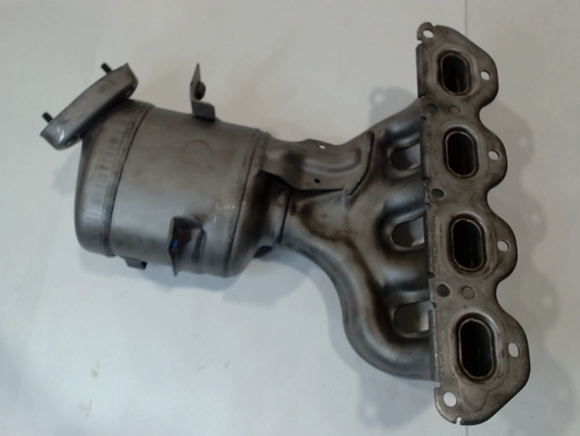 Catalytic Converter with Integrated Exhaust Manifold