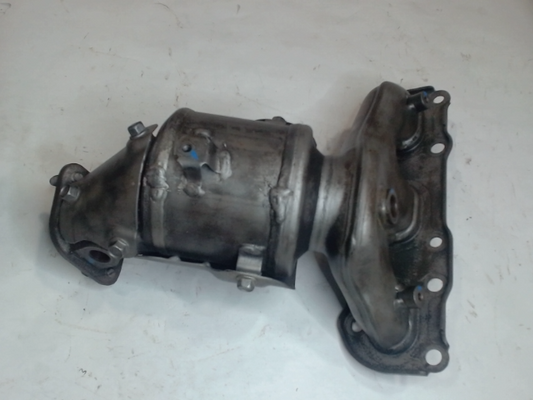 Right, Catalytic Converter with Integrated Exhaust Manifold