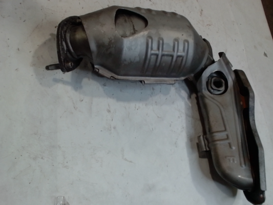 Right, Catalytic Converter with Integrated Exhaust Manifold
