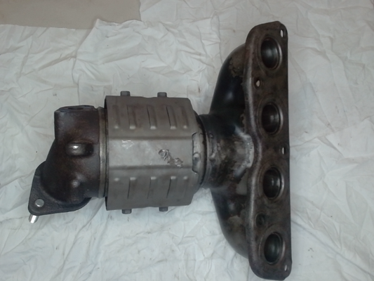 Catalytic Converter with Integrated Exhaust Manifold