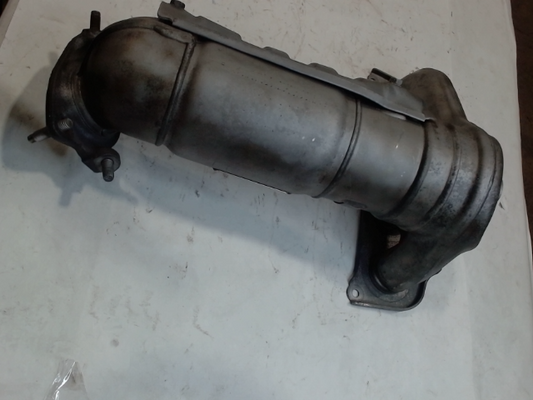 Catalytic Converter with Integrated Exhaust Manifold, Calif