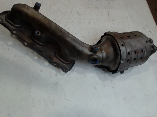 Right, Catalytic Converter with Integrated Exhaust Manifold