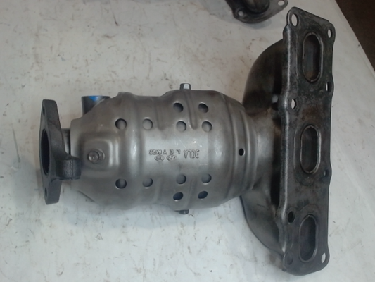 Left, Catalytic Converter with Integrated Exhaust Manifold